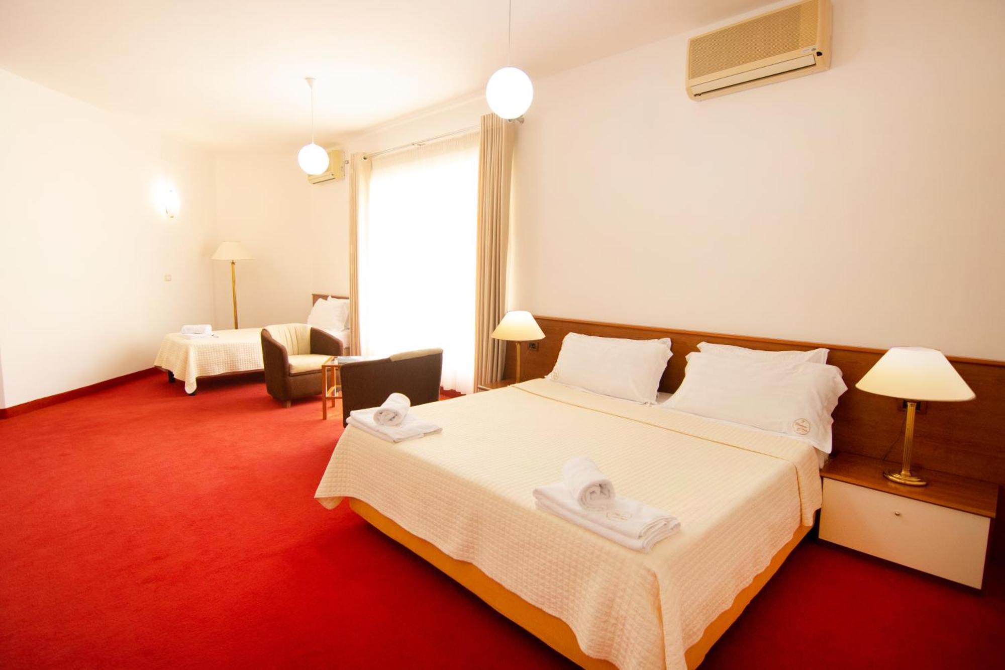 Chateau Linza Resort Тирана Екстер'єр фото