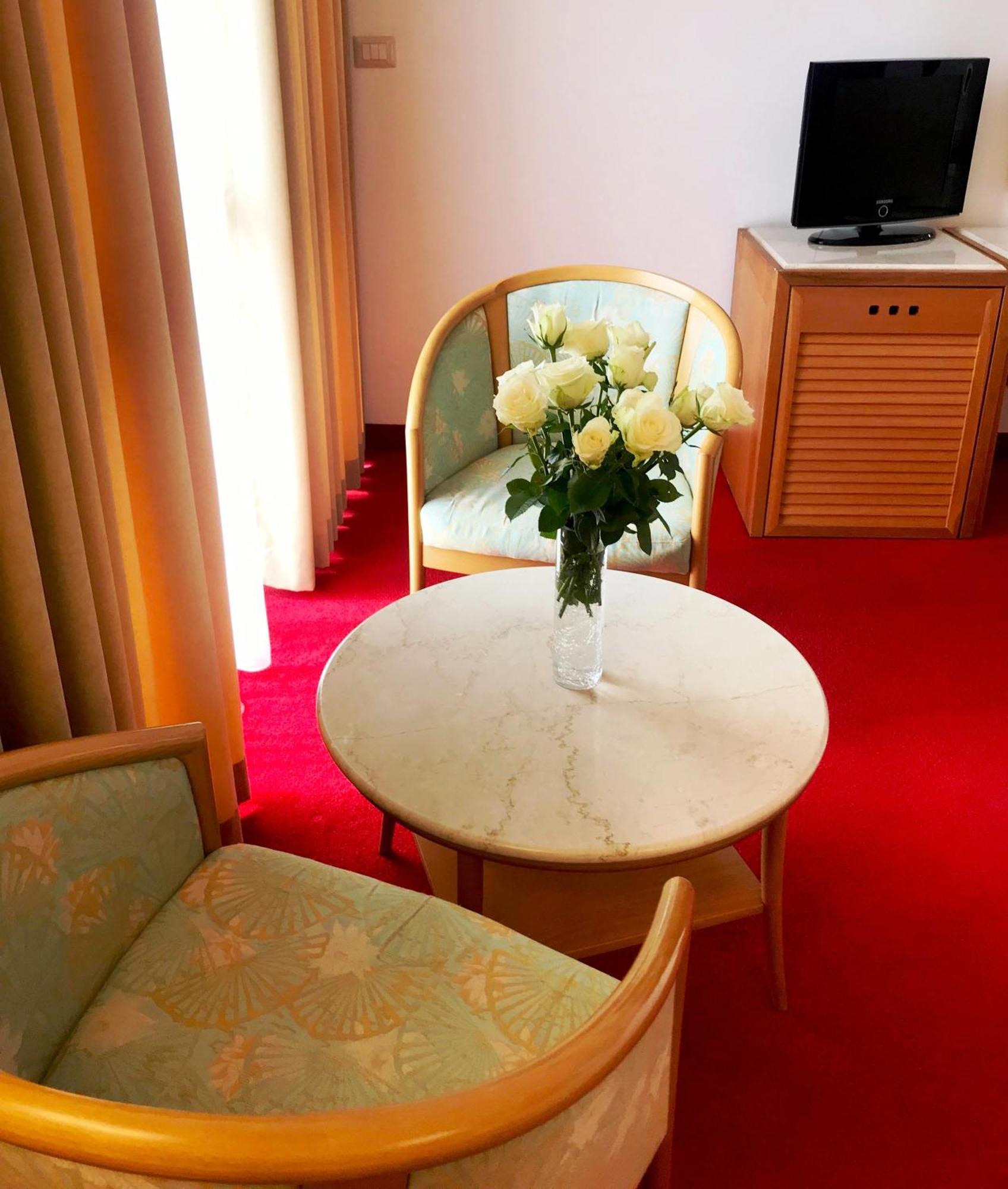 Chateau Linza Resort Тирана Екстер'єр фото