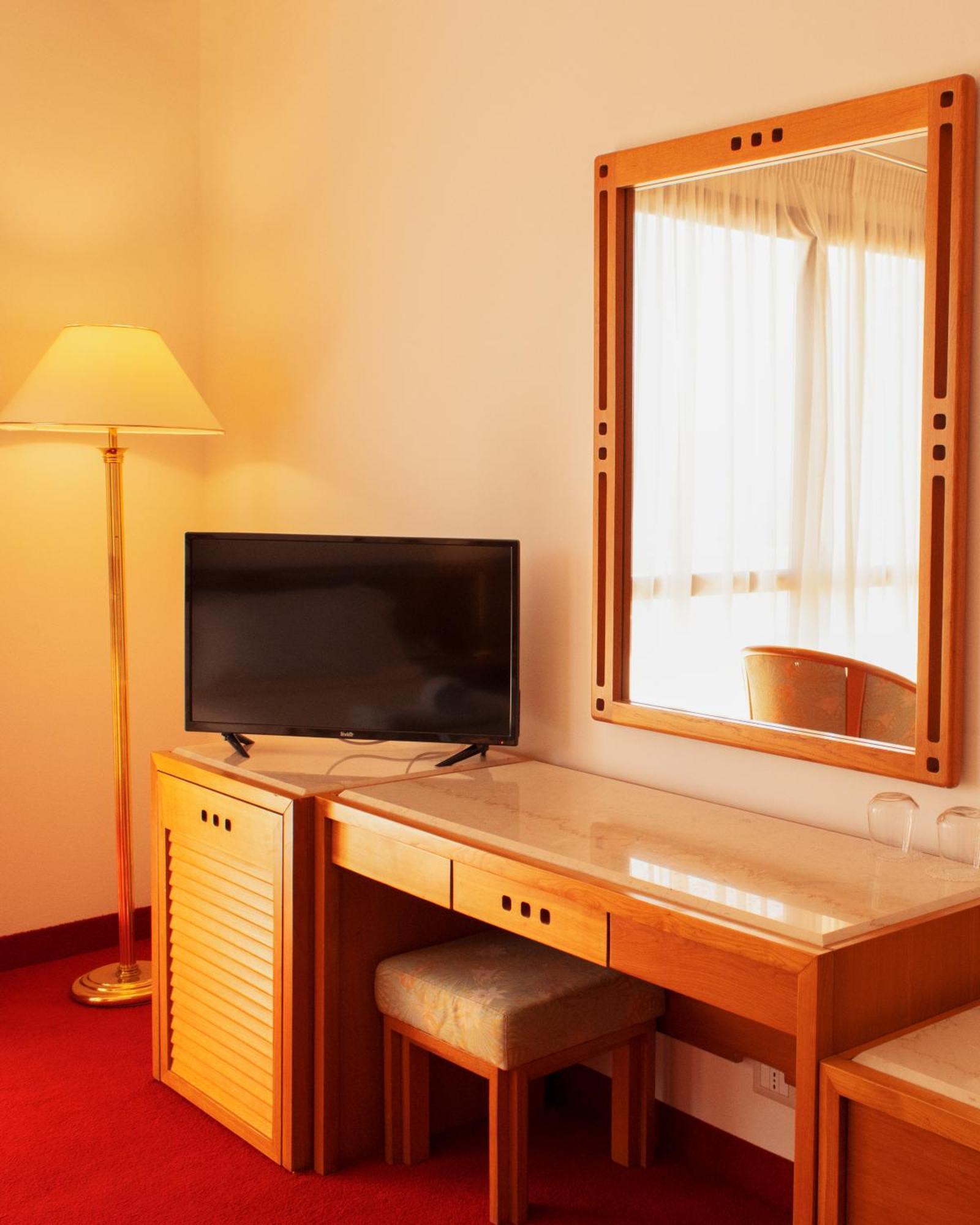 Chateau Linza Resort Тирана Екстер'єр фото