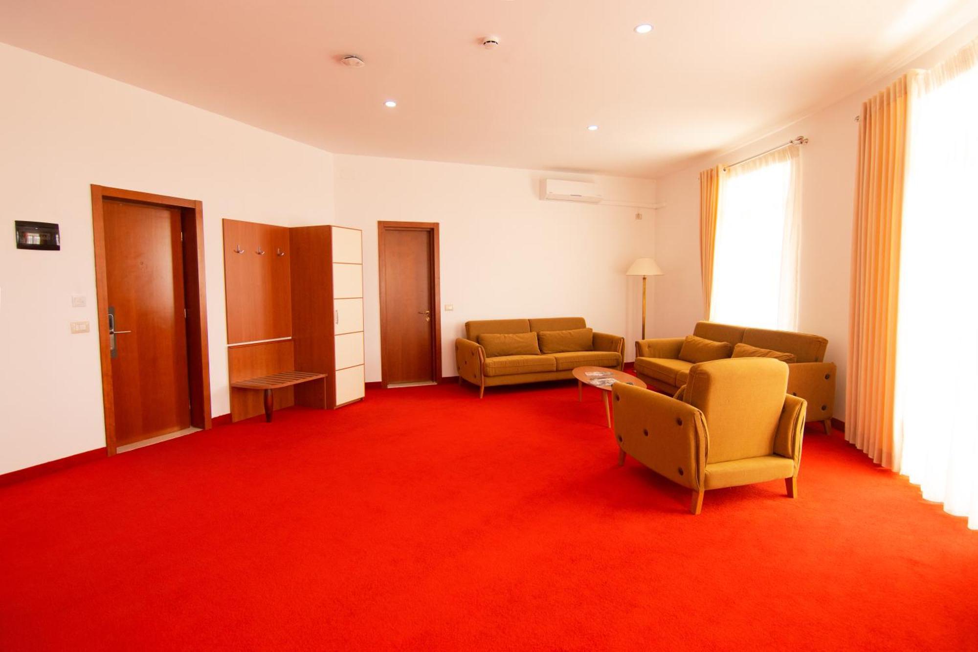 Chateau Linza Resort Тирана Екстер'єр фото