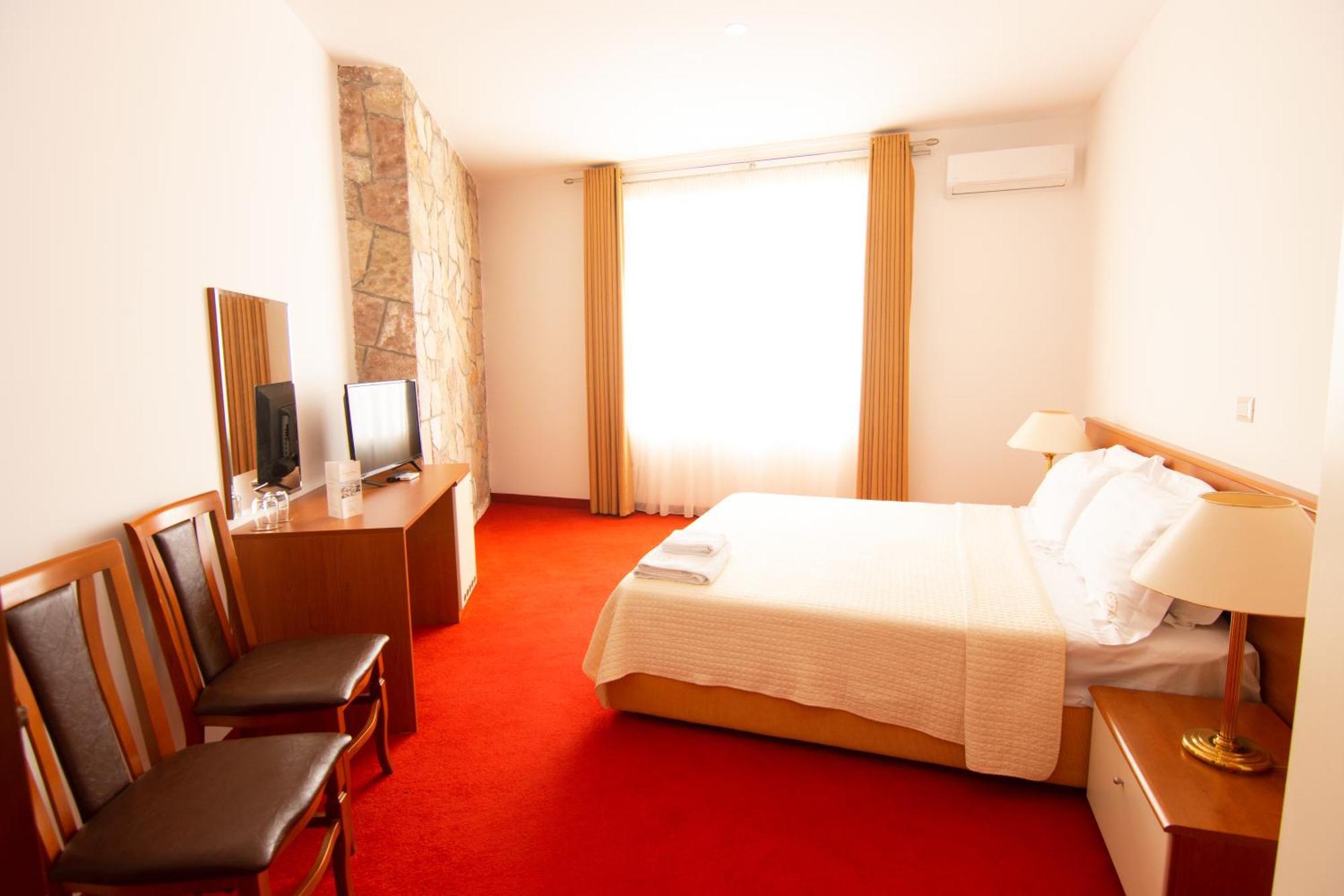 Chateau Linza Resort Тирана Екстер'єр фото