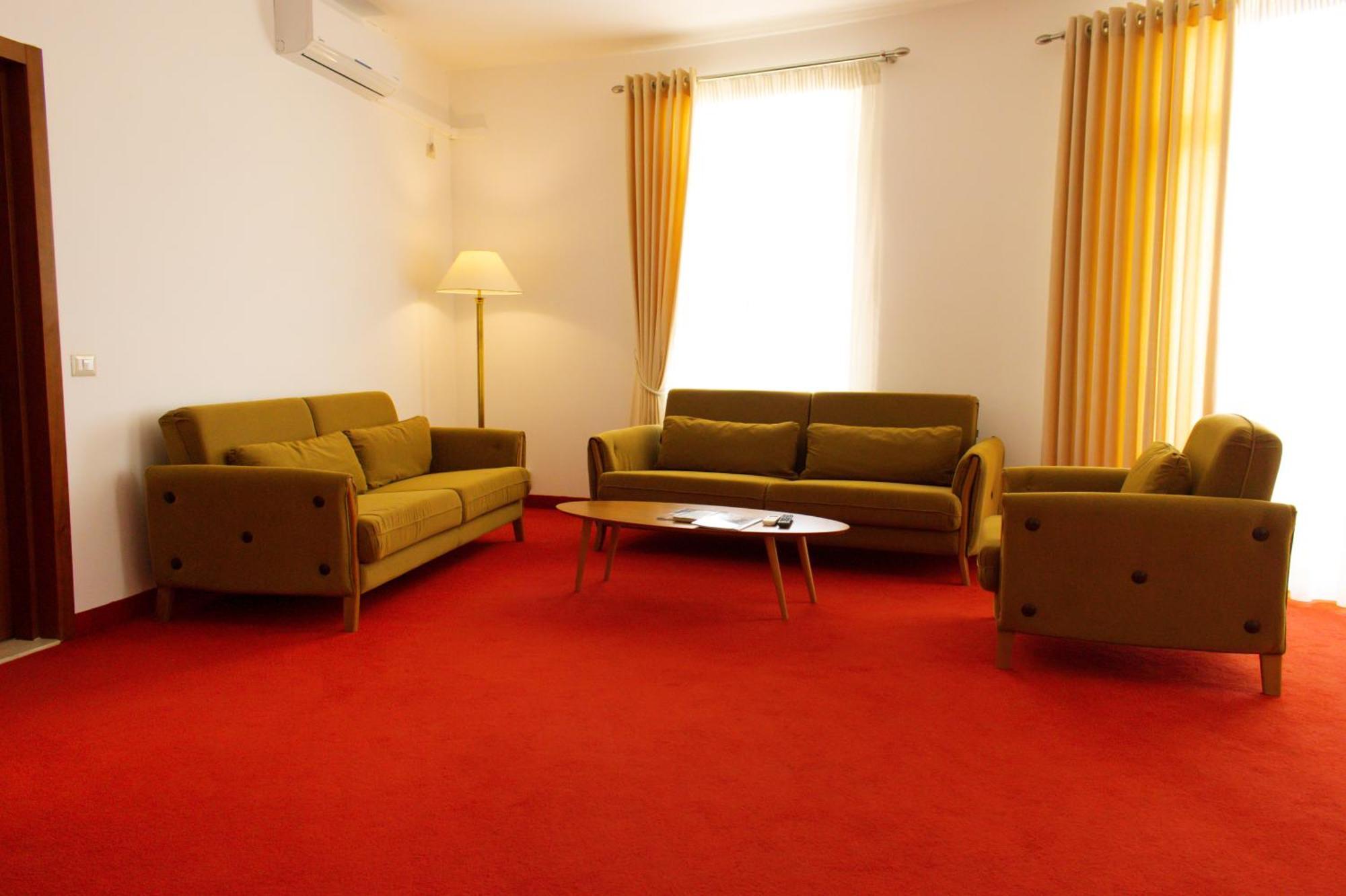 Chateau Linza Resort Тирана Екстер'єр фото