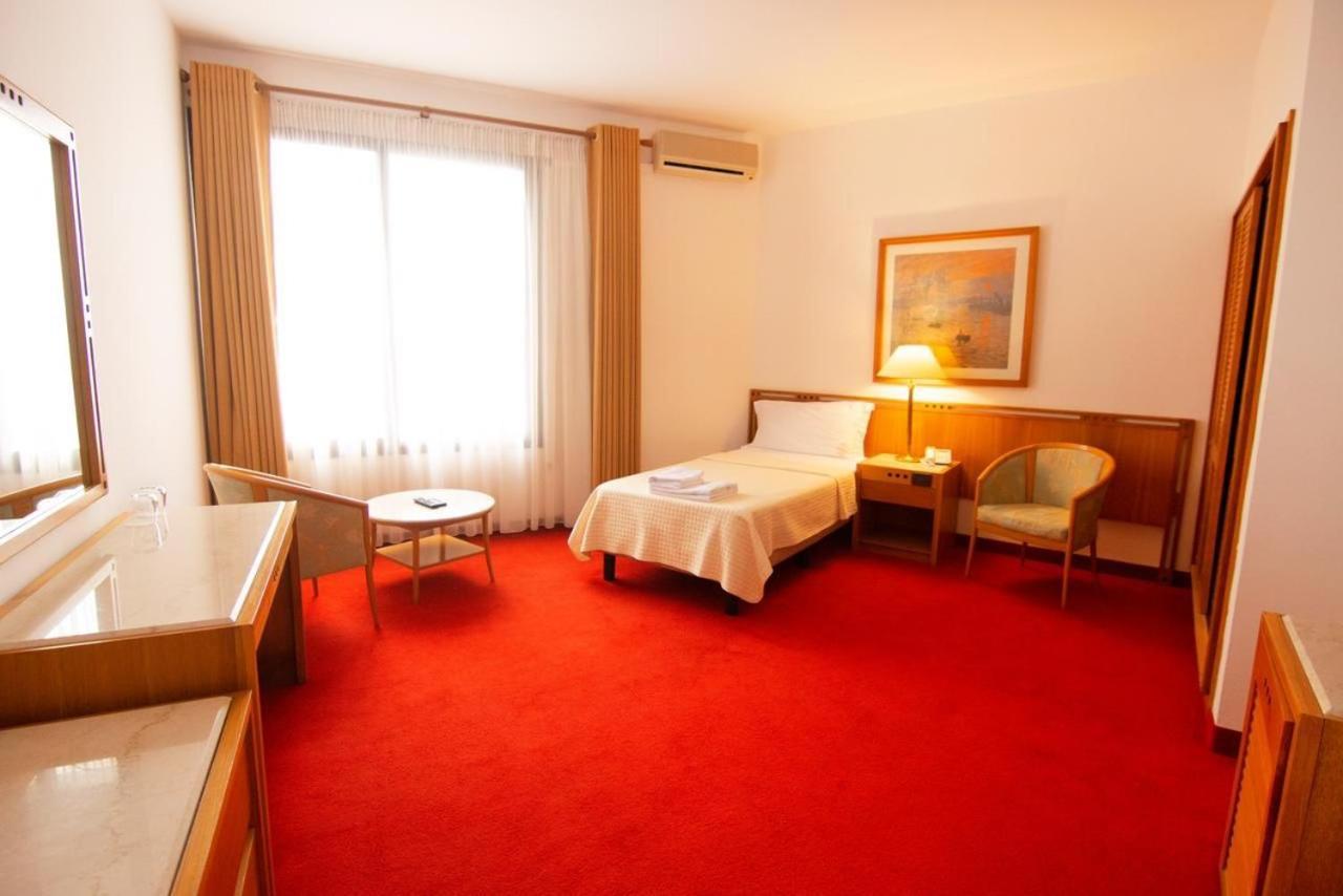 Chateau Linza Resort Тирана Екстер'єр фото